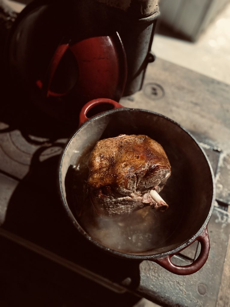 lamb roast in dutch oven
